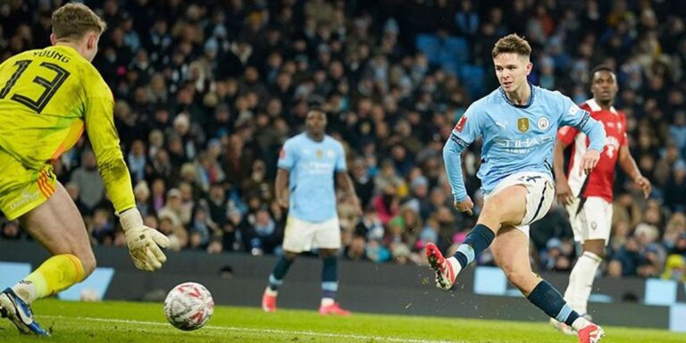 Mimpi Merah Hitam: Milan Siap Bajak Wonderkid Manchester City?