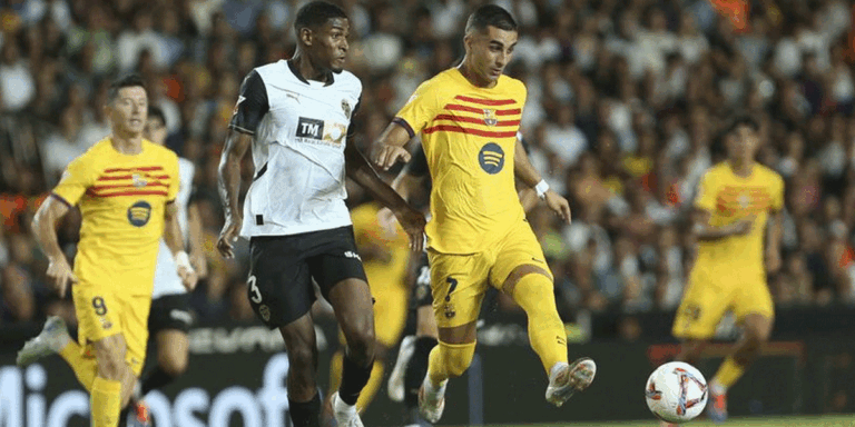 Arsenal Kian Dekat Gaet Bek Tangguh Valencia